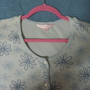 4 for $25💟Victoria's Secret | Button down Sweater